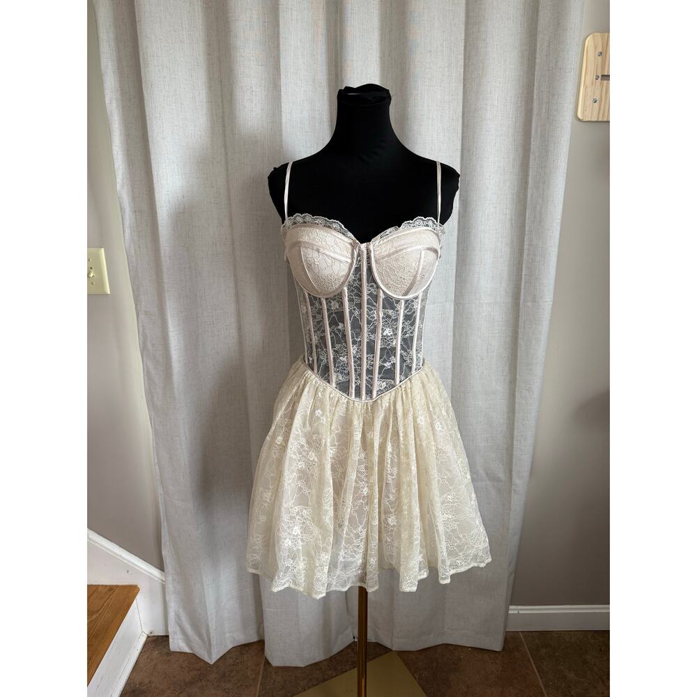 Lace Dress By Akira Size Large NWT